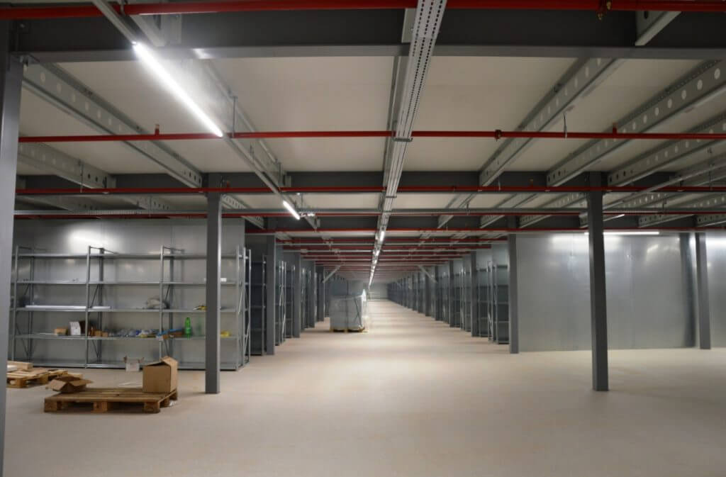 dsc_0042-jpg-1 Regały wielopoziomowe w aranżacji wysokich magazynów