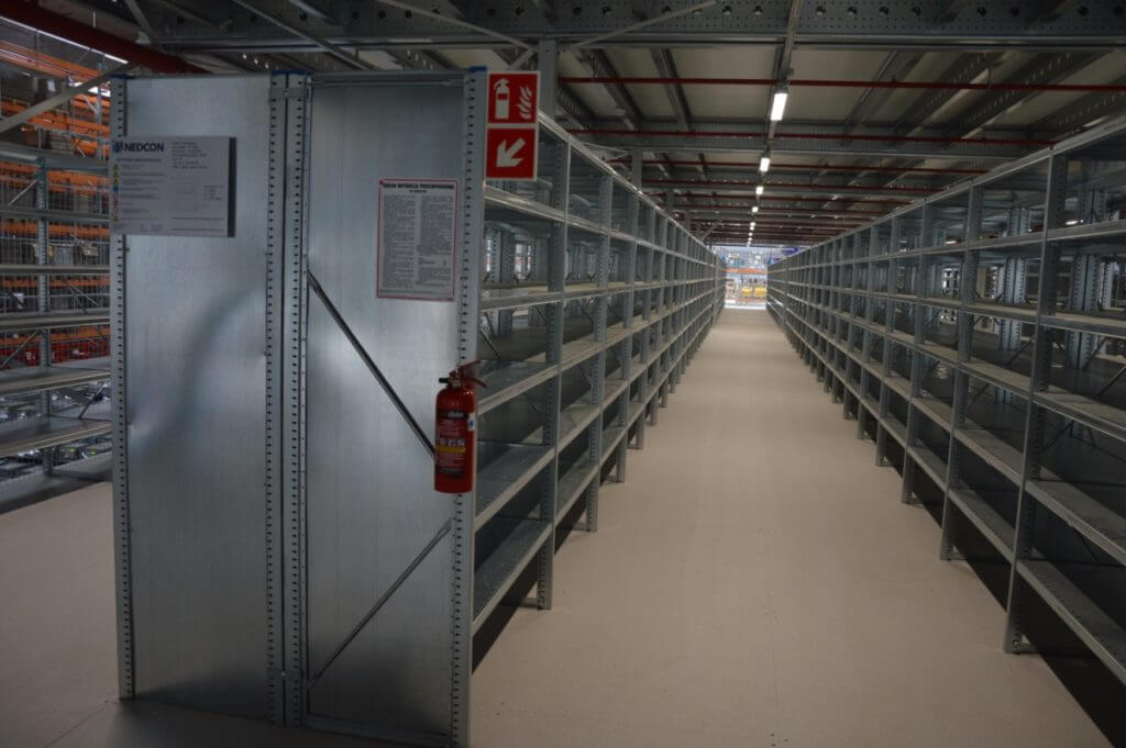 dsc_0759-jpg-1 Regały wielopoziomowe w aranżacji wysokich magazynów