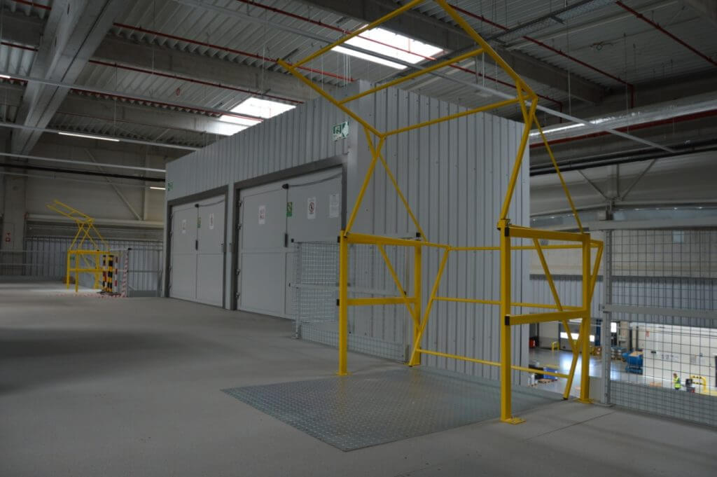 dsc_0795-jpg-1 Regały wielopoziomowe w aranżacji wysokich magazynów