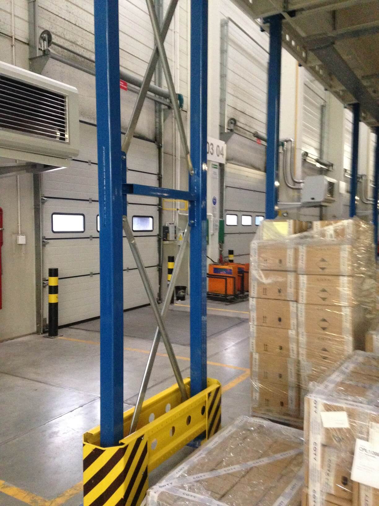 miejsce pod antresolą roboczą